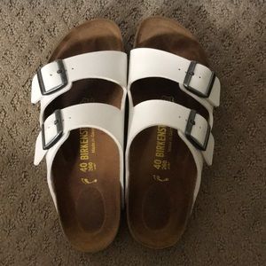 Size 9 white leather Birkenstock sandals